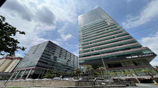 Leisure Commerce Square